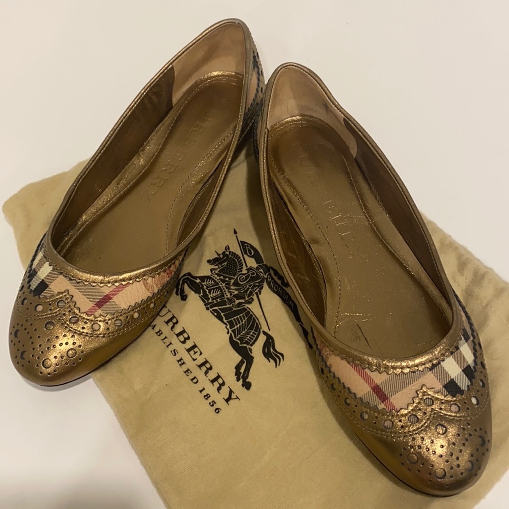 Burberry ballerina flats. Perfect condition